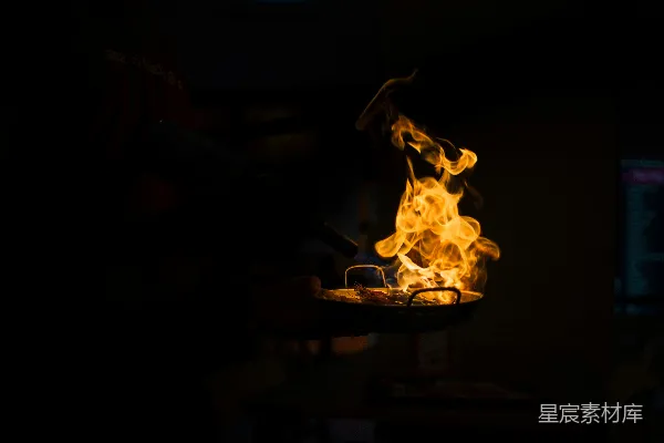 高清摄影 火焰中的烹饪艺术