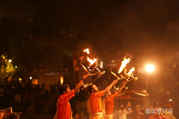 高清摄影 夜幕下的传统祭典