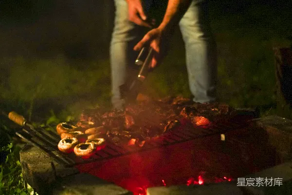 高清摄影 夜幕下的烧烤