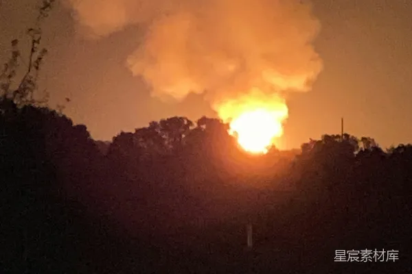 高清摄影 夕阳下的山景