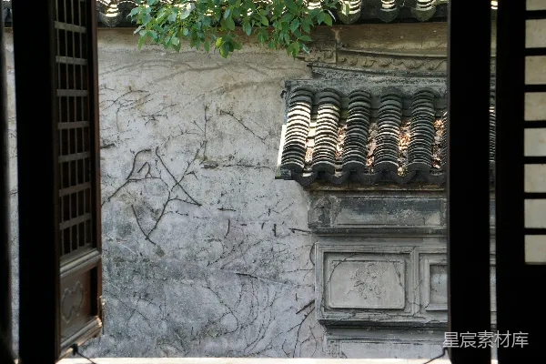 高清摄影 古建筑中的窗棂与瓦檐