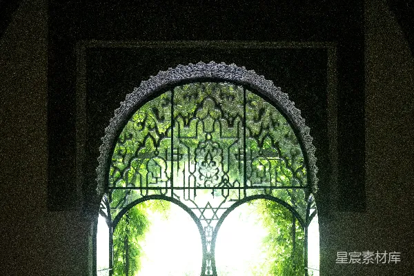 高清摄影 阳光透过雕花窗棂