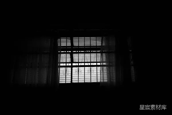高清摄影 昏暗中的窗户