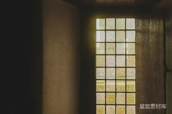 高清摄影 阳光透过古老的窗户