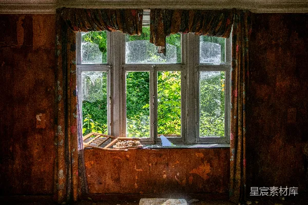高清摄影 荒废的旧屋窗景
