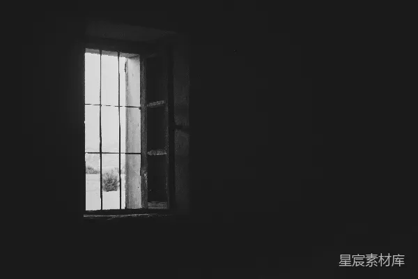 高清摄影 阴暗中的窗户