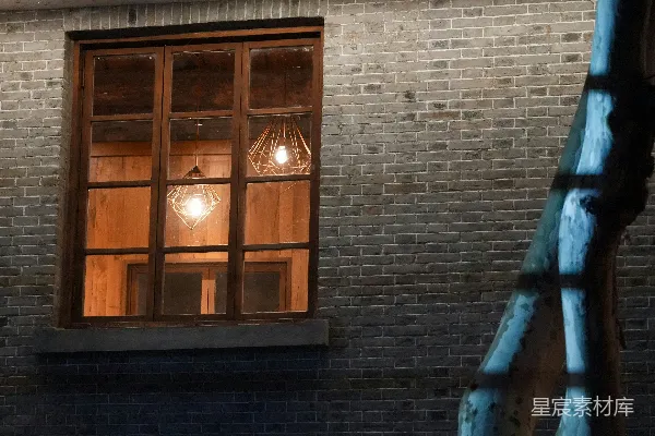 高清摄影 夜晚的砖墙窗户