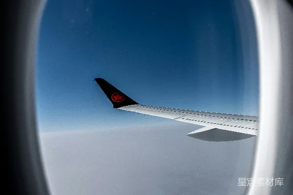 高清摄影 飞机舷窗视角下的空中旅行