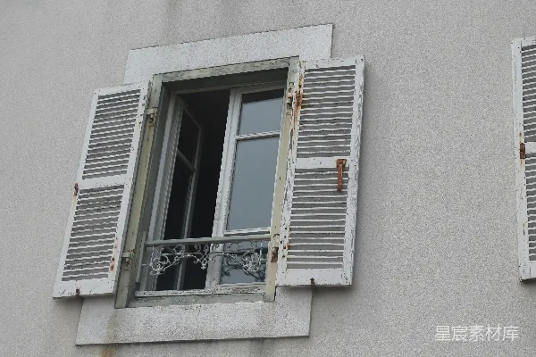 高清摄影 旧窗与斑驳的百叶窗