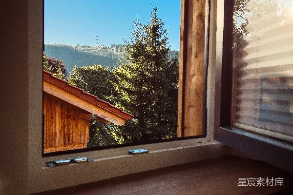 高清摄影 窗外的山景
