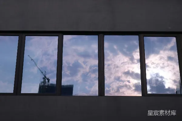 高清摄影 窗外的天空与建筑