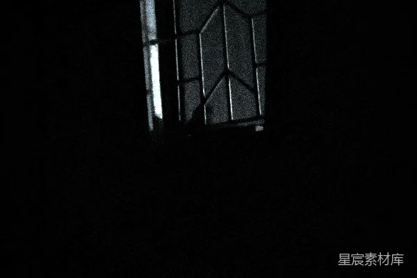 高清摄影 昏暗中的窗户