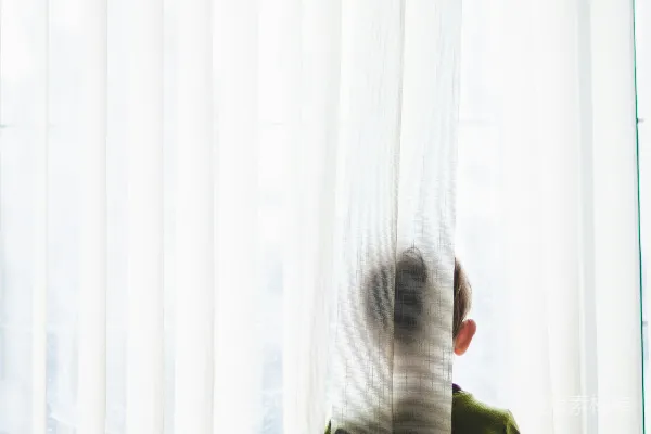 高清摄影 窥视的少年