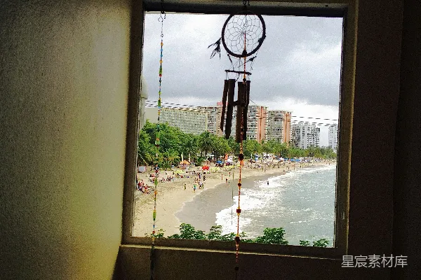高清摄影 窗外的海滩景色