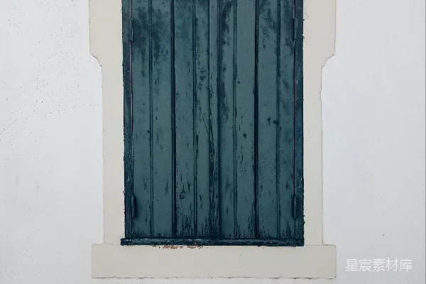 高清摄影 老建筑的蓝色百叶窗