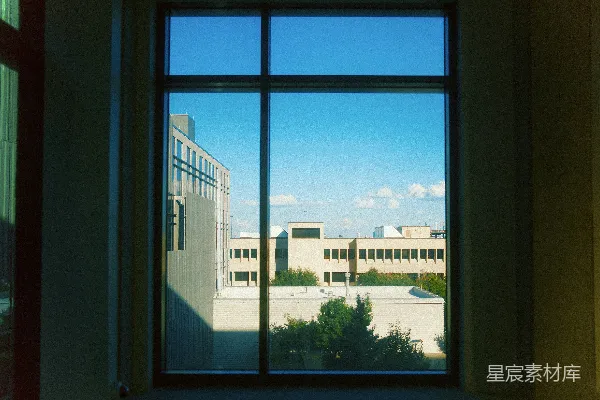 高清摄影 窗外的城市与蓝天