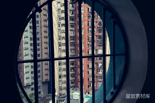 高清摄影 透过铁窗看城市