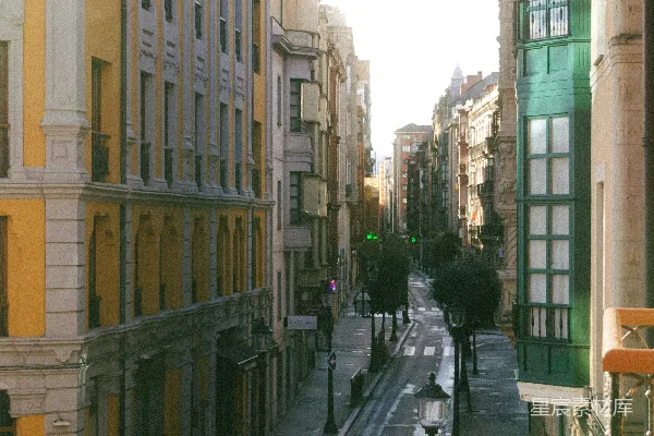 高清摄影 阳光下的城市街道