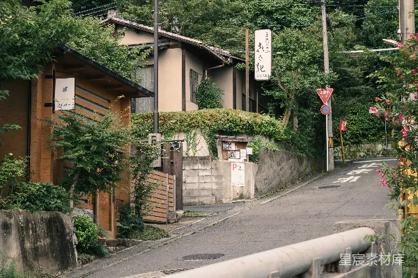高清摄影 日本传统建筑的宁静小路