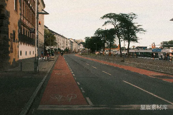 高清摄影 城市中的自行车道