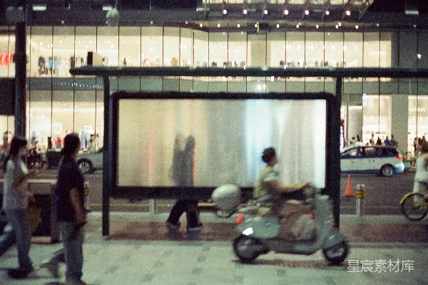 高清摄影 城市夜景中的街景与广告牌