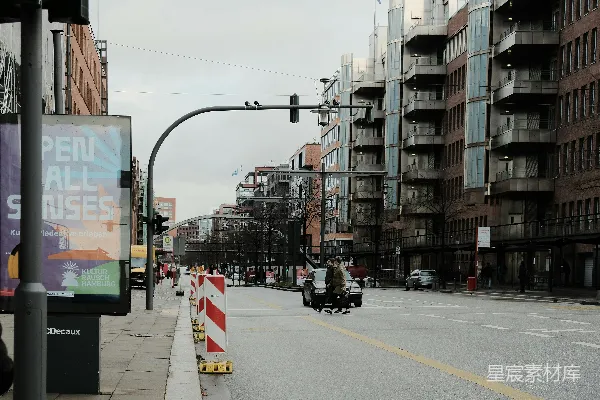 高清摄影 城市街景，现代与宁静的交织