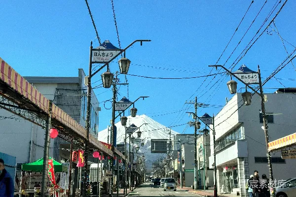 高清摄影 富士山下的小镇街景