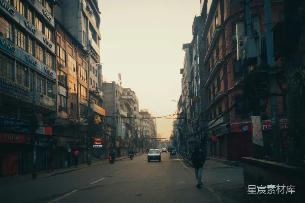 高清摄影 晨曦中的城市街道