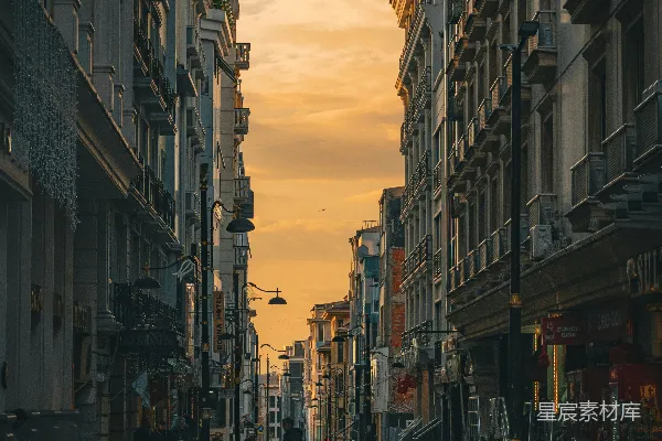 高清摄影 夕阳下的城市街道