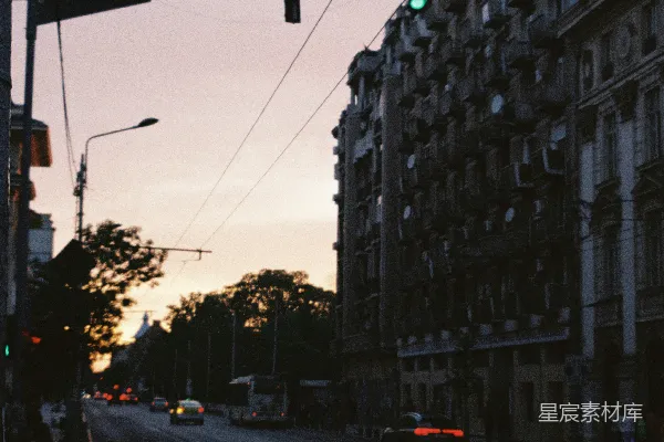 高清摄影 黄昏时分的城市街道