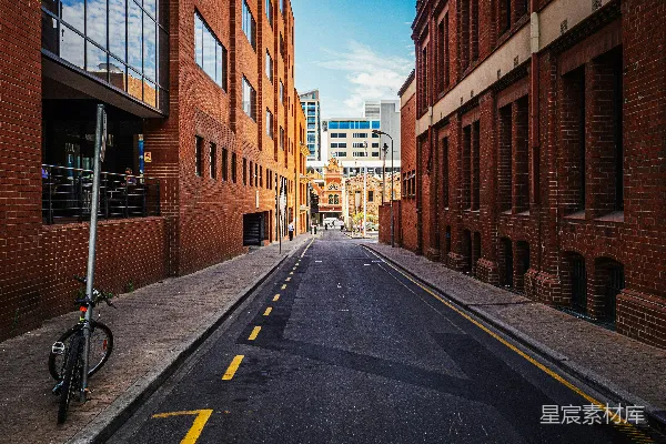 高清摄影 红砖巷弄的宁静街道