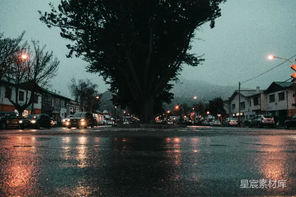 高清摄影 雨夜的小镇街景