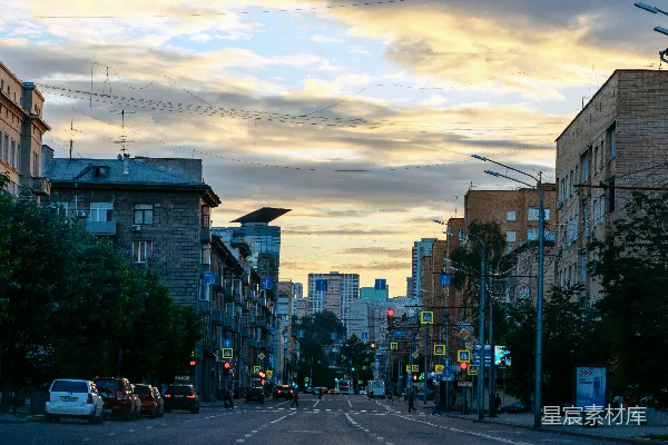 高清摄影 夕阳下的城市街道