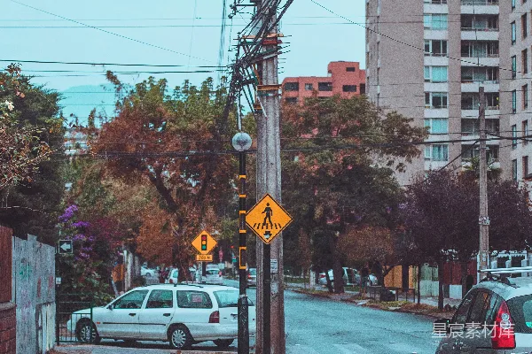 高清摄影 城市街角的电线杆