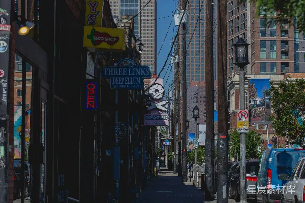 高清摄影 城市巷弄的宁静午后