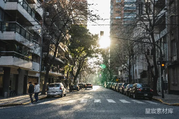 高清摄影 阳光洒落的都市街景
