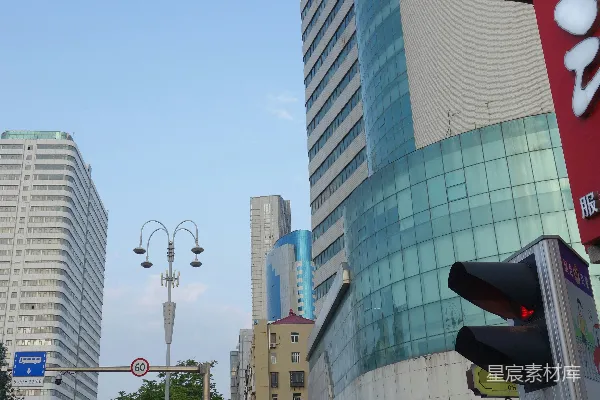 高清摄影 繁忙都市中的行人过街场景
