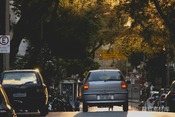 高清摄影 夕阳下的城市街道