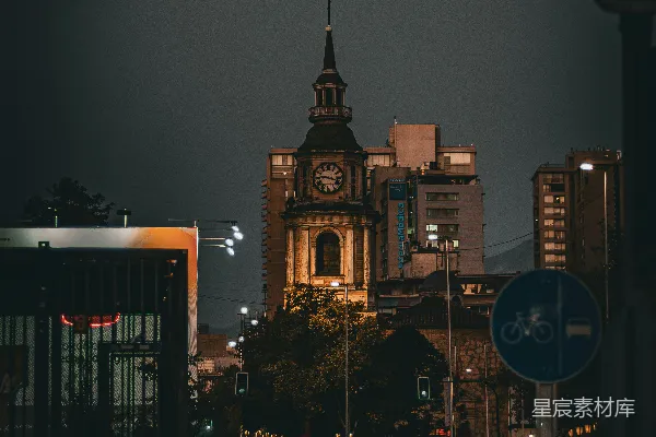 高清摄影 夜幕下的城市钟楼