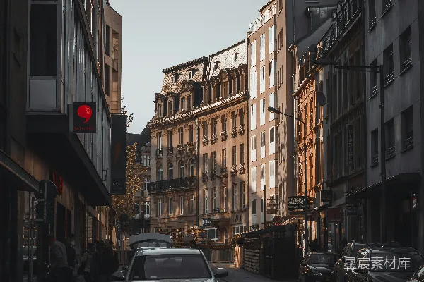 高清摄影 城市街景的宁静一角