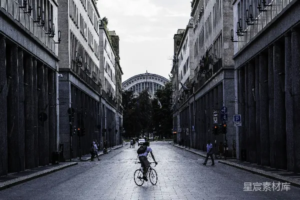 高清摄影 城市的街景与骑自行车的人