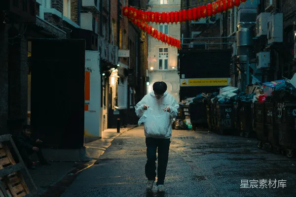 高清摄影 雨巷中的红灯笼