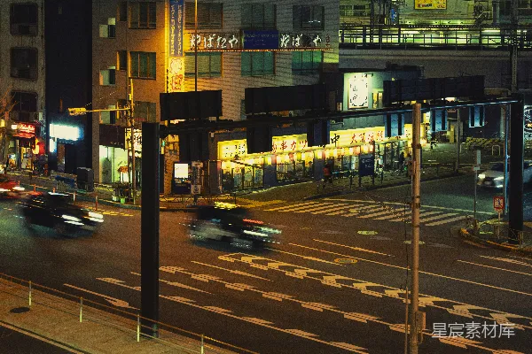 高清摄影 霓虹夜景中的城市交叉口