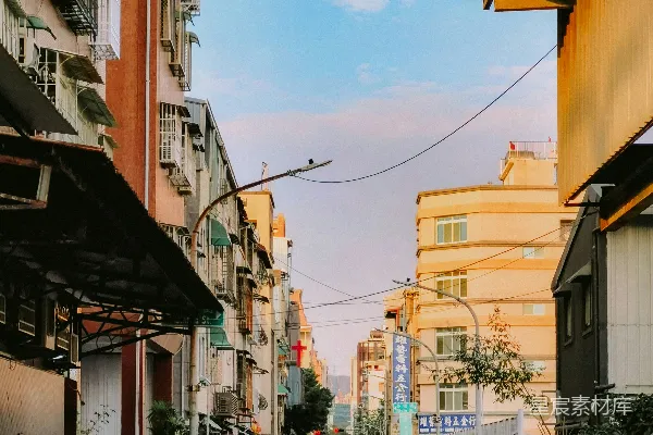 高清摄影 夕阳下的城市小巷