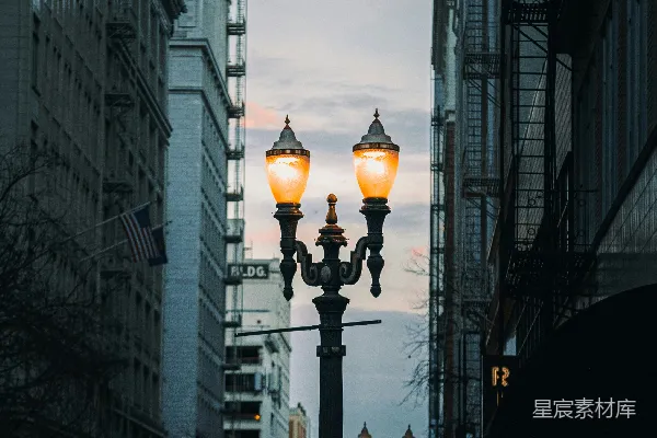 高清摄影 城市街灯与夕阳