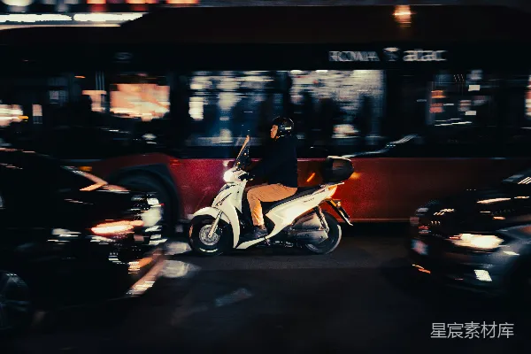 高清摄影 夜晚城市的摩托车行驶