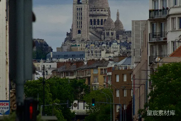 高清摄影 巴黎圣心大教堂与城市街景