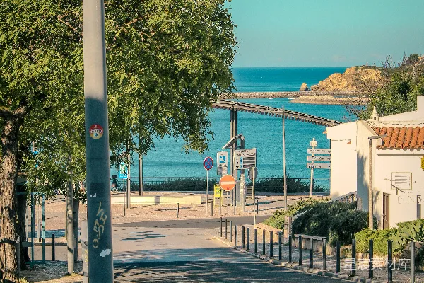 高清摄影 海边的小路与海景