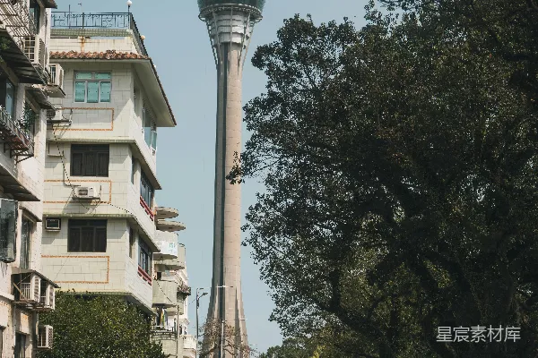 高清摄影 澳门塔与城市街道