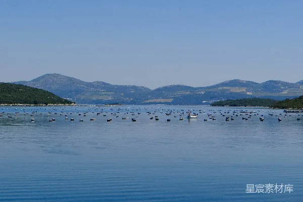 高清摄影 宁静的海湾与山景